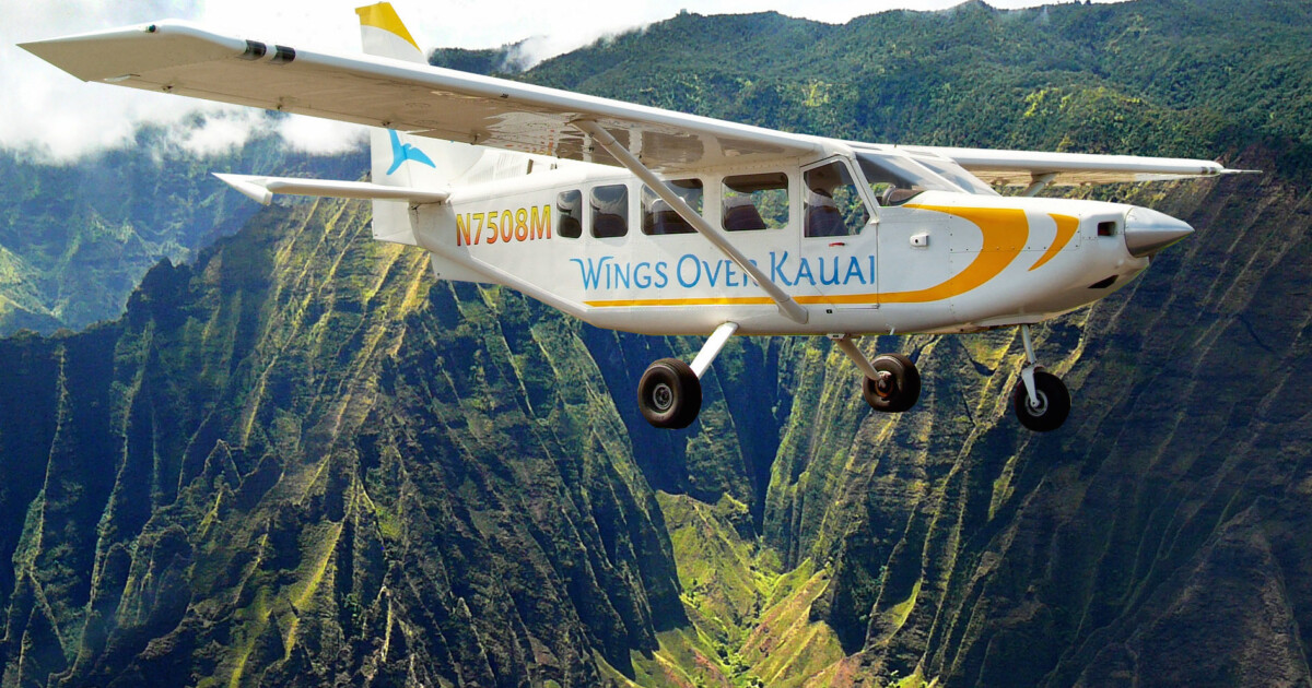 Airplane Tour over Kauai Adventure Tours Hawaii